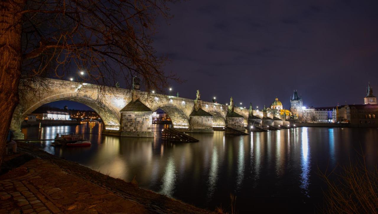 Mostecka Apartment Praga Zewnętrze zdjęcie