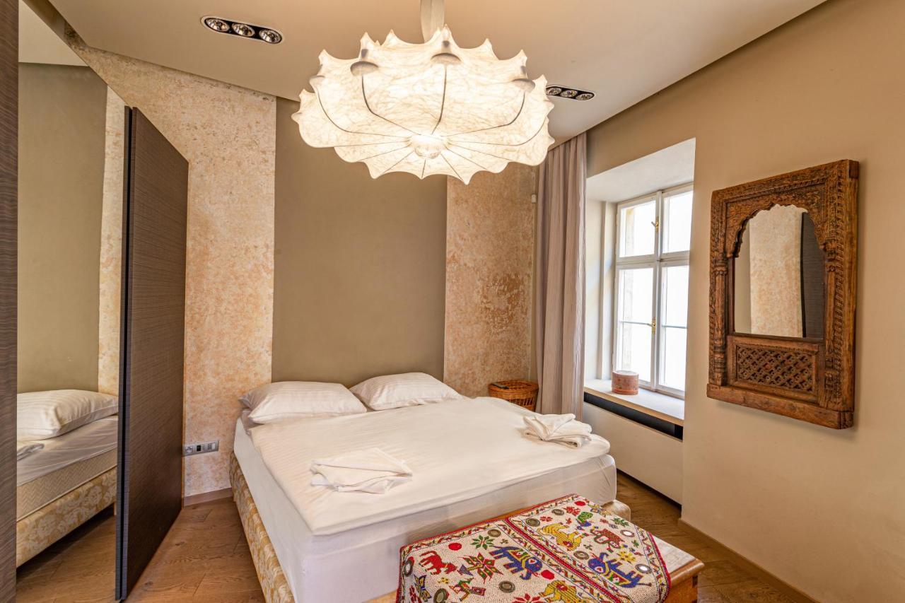 Mostecka Apartment Praga Zewnętrze zdjęcie