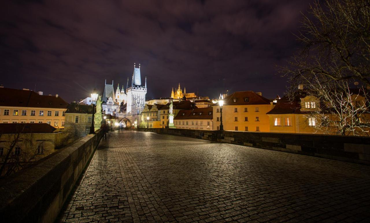 Mostecka Apartment Praga Zewnętrze zdjęcie